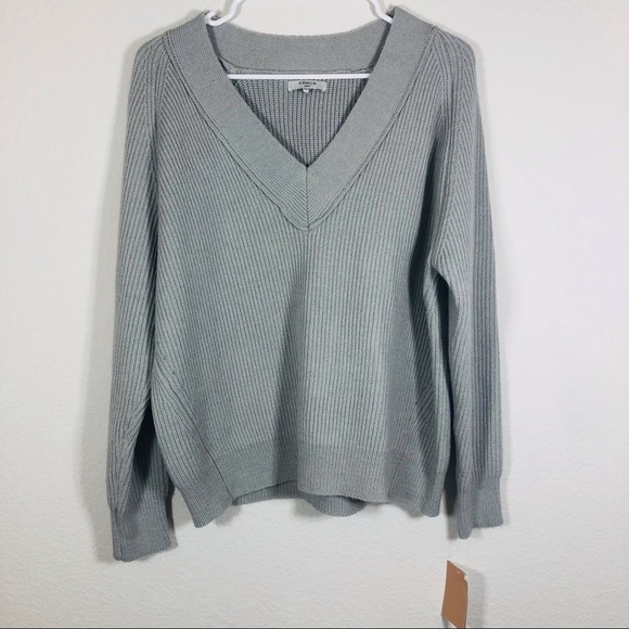 🔥SALE🔥 FRNCH Paris gray sweater Sm/Med - Picture 7 of 10